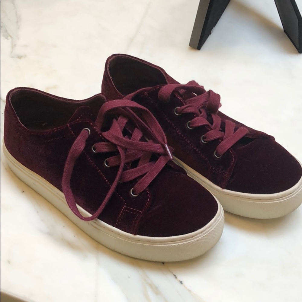 Zara size 6 sneakers
